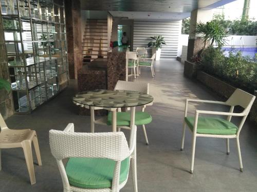 Swimming pool, Currency Serviced Suites in Pasig