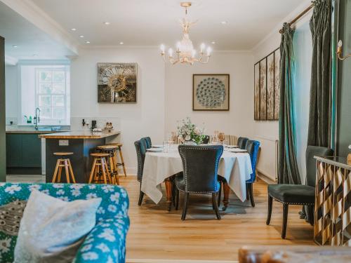 Зовнішній вигляд готелю, The Royal Apartment - Uk31086 in Кейрнрайан