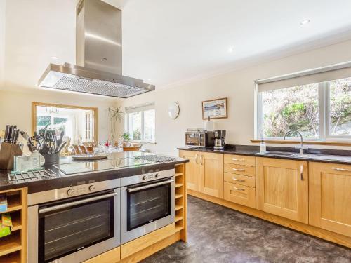 virtuve, Lochside House - S4532 in Letterfearn