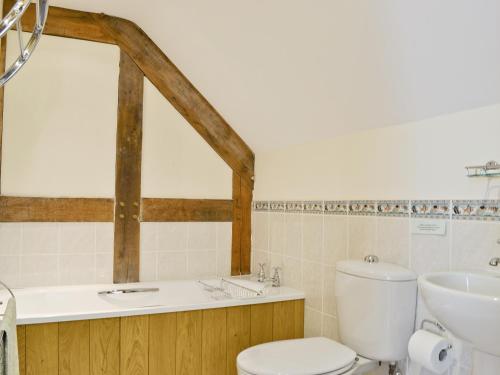 Bathroom, Ty Rhyd in Llanrhaeadr-ym-Mochnant