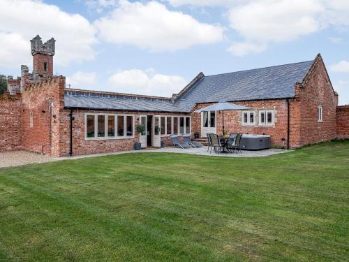 Viesnīcas āriene, Enchanted Cottage - Uk12756 in Salhouse
