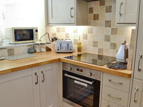 virtuve, Hill View Cottage in Sinnington