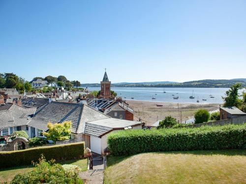 Skats, Haldon View in Limpstona