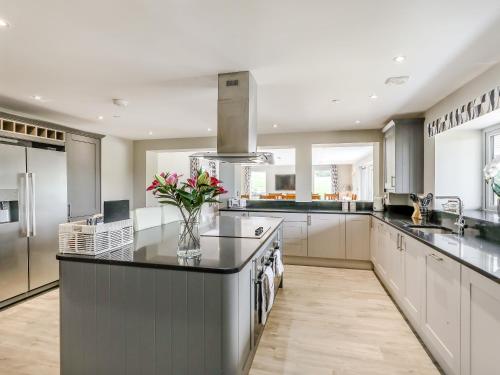 virtuve, Upper Bryn Y Groes in Meifod