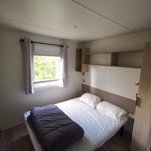 Séjour Normandie - Mobilhome premium 3ch-6p avec TV-WiFi-clim dans l'Eure - 151 (Sejour Normandie - Mobilhome premium 3ch-6p avec TV-WiFi-clim dans l'Eure - 151) in Anet
