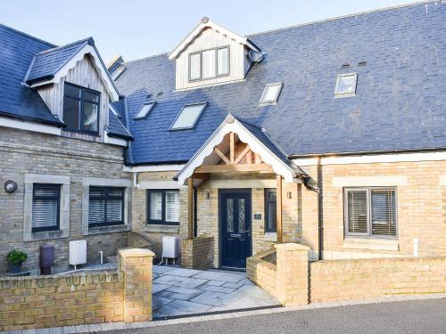 Exterior view, Old School Mews in Lake South