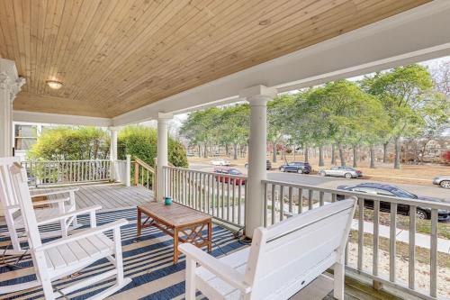 Spacious 4BR Duplex - 5 Blks 2 Beach - Badges Incl in Asbury Park (NJ)