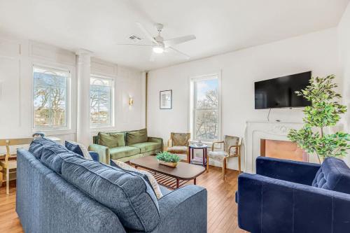 Spacious 4BR Duplex - 5 Blks 2 Beach - Badges Incl in Asbury Park (NJ)