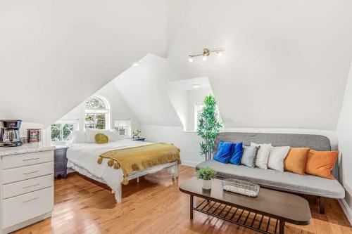 Spacious 4BR Duplex - 5 Blks 2 Beach - Badges Incl in Asbury Park (NJ)