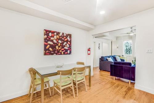 Spacious 4BR Duplex - 5 Blks 2 Beach - Badges Incl in Asbury Park (NJ)