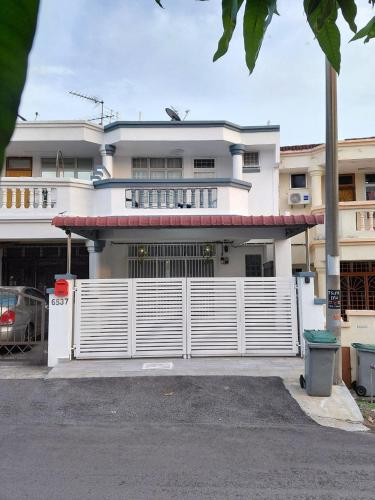 Exterior view of 6537 Homestay Seremban Senawang Musk Ventures Guest House 4R3B 12 Pax
