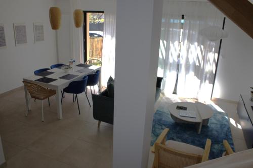 Maison moderne avec jardin Proche plage in Ліон-сюр-Мер