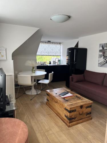 ห้องครัว, Maison Anna Clara - stijlvol gerenoveerd appartement met parkzicht in Nieuwpoort in นิวพอร์ต