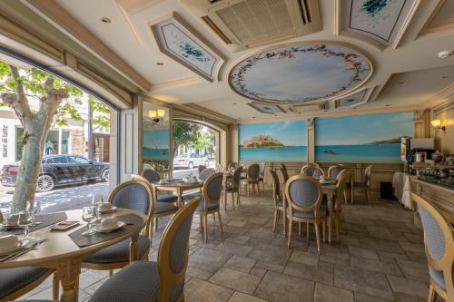 Food and beverages, Hotel Le Rocher in Calvi