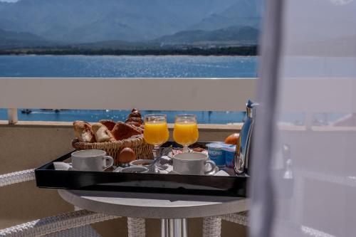 Food and beverages, Hotel Le Rocher in Calvi