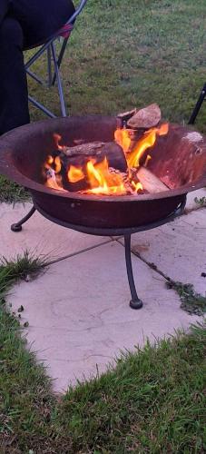 Hendre Glamping Retreat- The Sparrow's Nest in Bwlch-y-groes