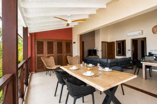 Facilities, JeVakantie Spanish Water Apartments B7 and C8 with Infinity Pool near Jan Thiel in Jan Thiel