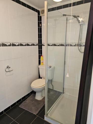Quiet Room with ensuite in Chippenham