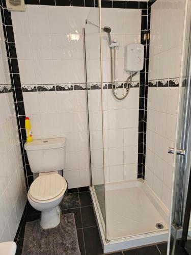Quiet Room with ensuite in Chippenham