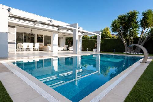 Alaçatı White Serenity – khách sạn tại Ilica