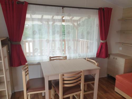 Camping Pré Vologne (Camping Pre Vologne) in Corcieux