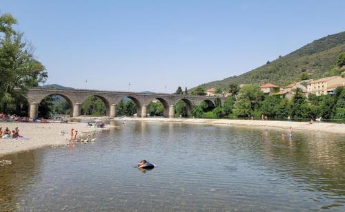 Atvērtā tipa vanna, Jasmin et Camomille in Roquebrun