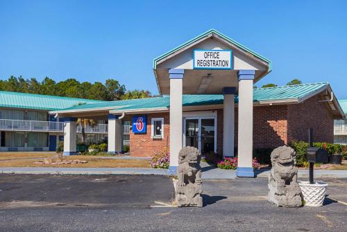 Motel 6-Tifton, GA