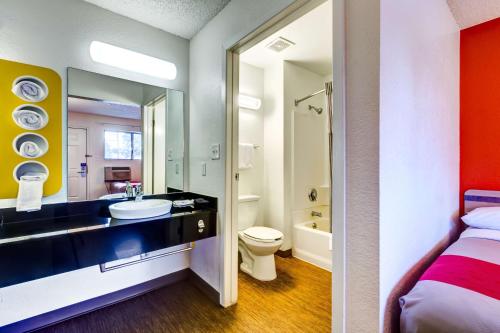 Motel 6-Wheat Ridge, CO - West - Denver North Ideally located in the prime touristic area of Wheat Ridge, Motel 6 Denver West Wheat Ridge - North promises a relaxing and wonderful visit. The hotel offers a high standard of service and amenities t