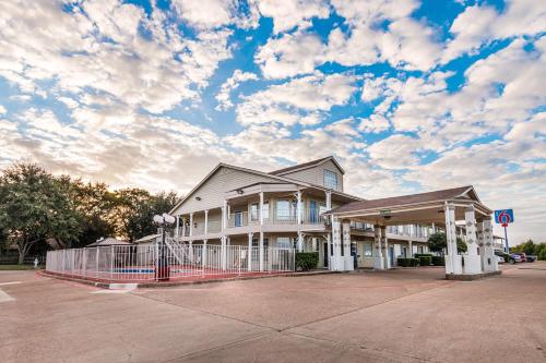 Motel 6-Waxahachie, TX - Hotel - Waxahachie
