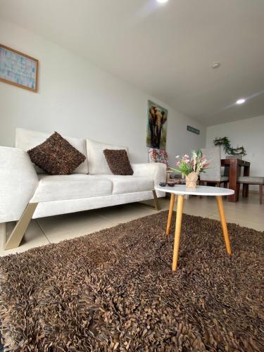 La vida es bella Hermoso apartamento con Piscina -Turco- Central