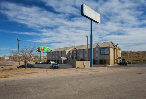 Motel 6-Bernalillo, NM in Bernalillo, USA