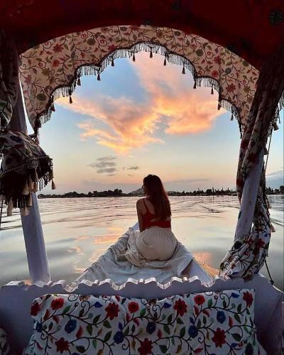 Dal lake freedom group of houseboats - Srinagar