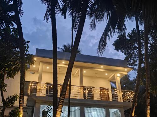 Riveria Palms by Bennys wecare homestay - Arodi