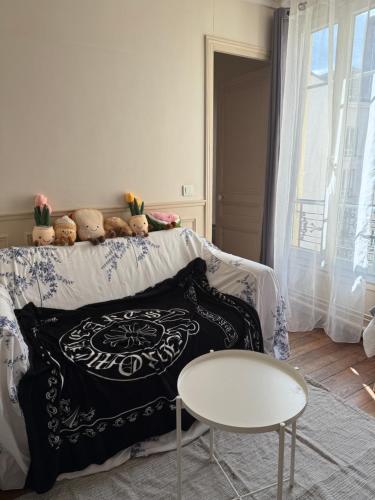 Live like a local ! Cosy and calm 35sqm parisian style