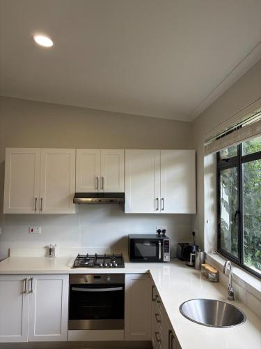 Luxury 2BR Apartment Victoria Falls Estate - image 3