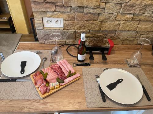 Cosy love et spa-tentation loveroom in Raincourt