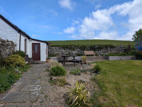 Scoor - Garden Cottage in Pennyghael
