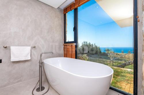 Vannas istaba, La Baie de Leo, Metline , Infinity Pool, Sauna & Spa in El Alia