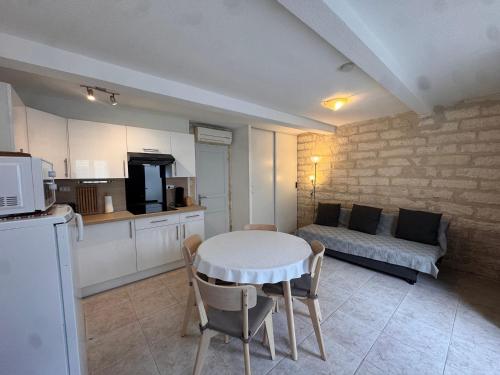 Au Cœur de Palavas, maison de pêcheur climatisée et pleine de charme - 50m de la plage - Commerces&Commodités - LaConciergerieByNina