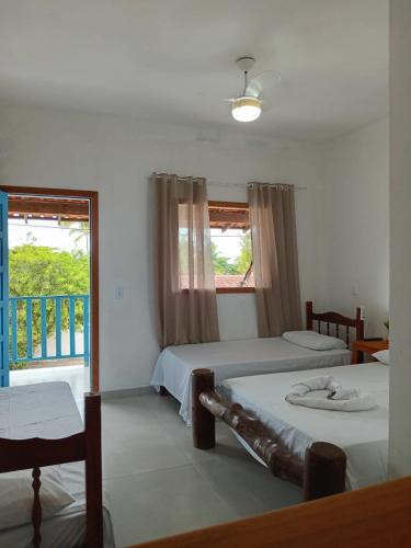 1 double bed, 2 twin beds