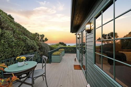 Kilátás, Private seaside couples hideaway in Ahuriri Flat