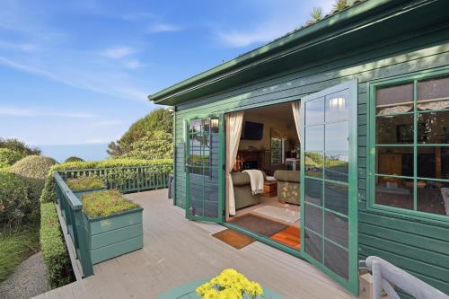 A szálláshely kívülről, Private seaside couples hideaway in Ahuriri Flat
