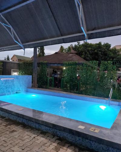 สระว่ายน้ำ, #5 Apartment in คาดูนา