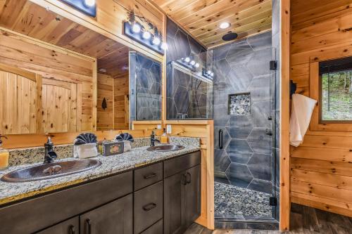 Lazy Bear Lodge cabin - image 7