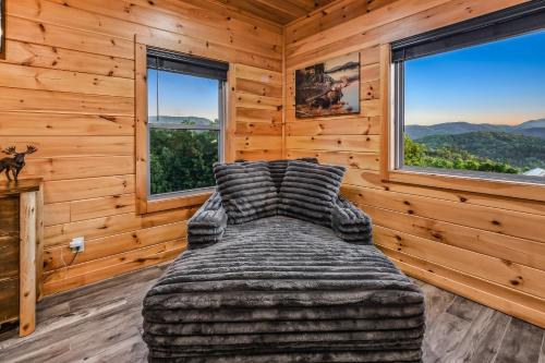 Lazy Bear Lodge cabin - image 4