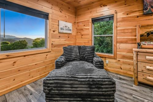 Lazy Bear Lodge cabin - image 2