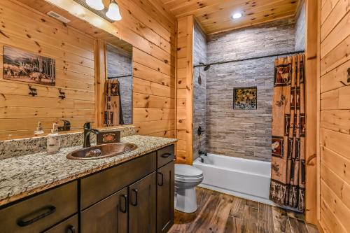 Lazy Bear Lodge cabin - image 13