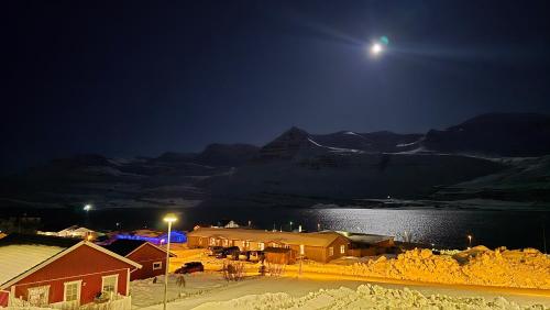Alrededores, Cozy Fjord Loft in Reydarfjordur