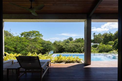 Villa Futura by AcoModo in San José