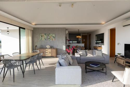 The Ventura Penthouse by AcoModo Casamar in Las Uvas